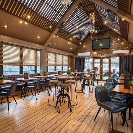 אברדין Siberia Bar & Hotel מראה חיצוני תמונה